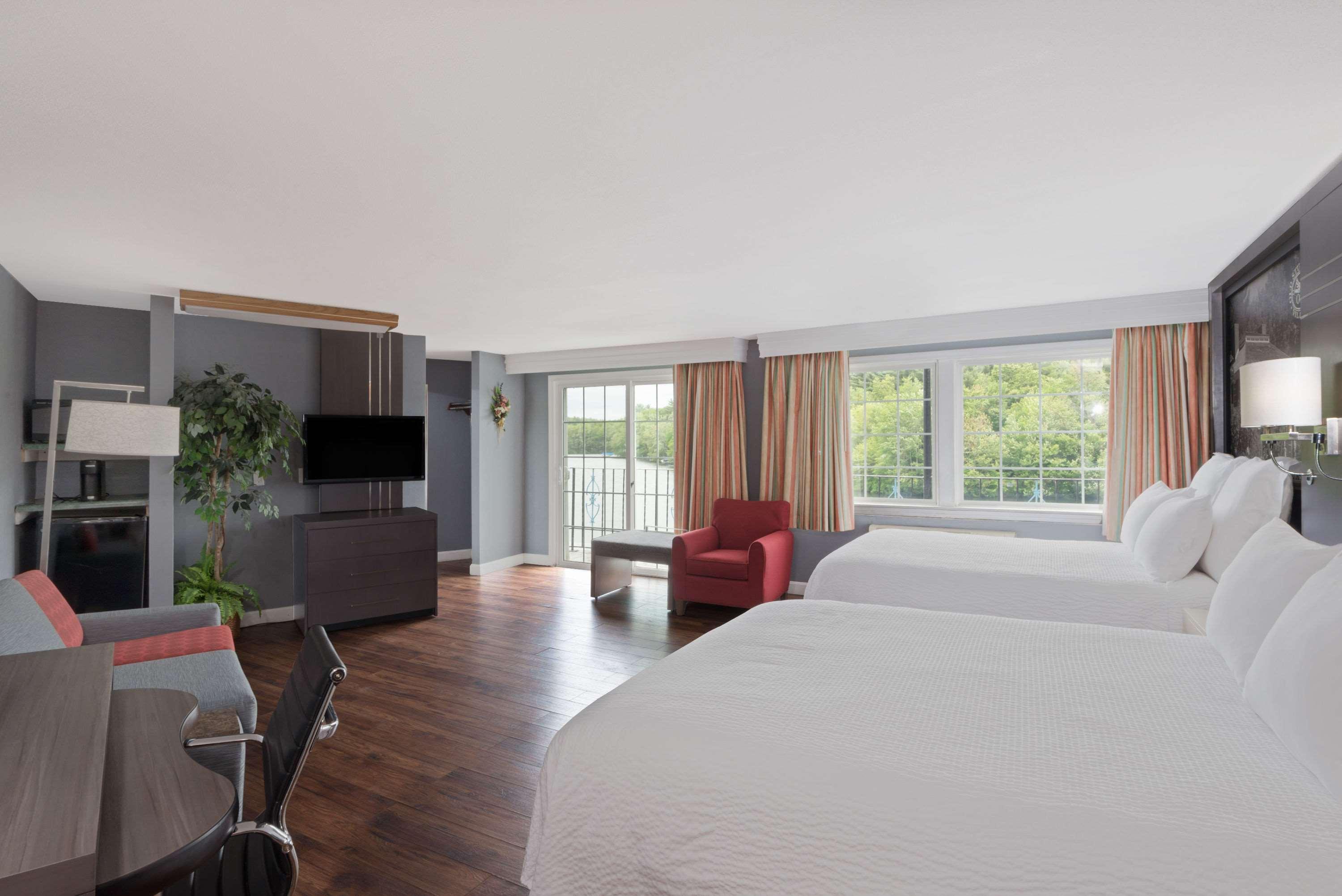 Hotel Super 8 By Wyndham Sturbridge Exterior foto