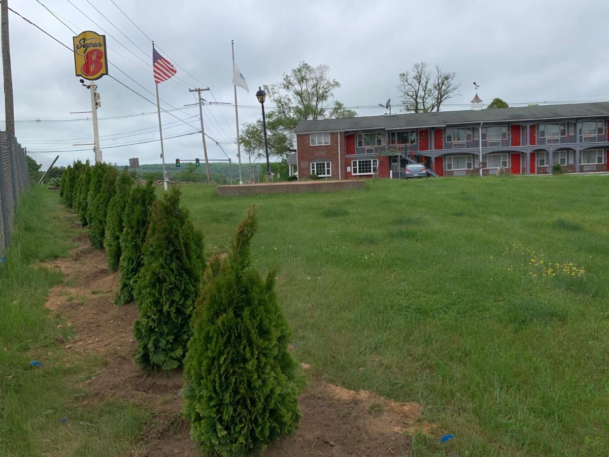 Hotel Super 8 By Wyndham Sturbridge Exterior foto